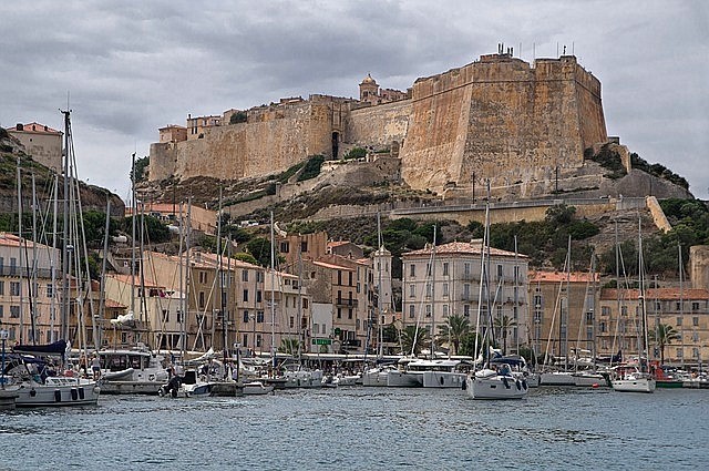 Korsika Bonifacio co navštívit a vidět, průvodce