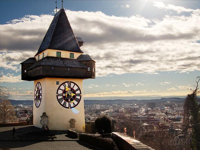 co navštívit a vidět v Grazu hodinová věž Schlossberg Cesty po světě
