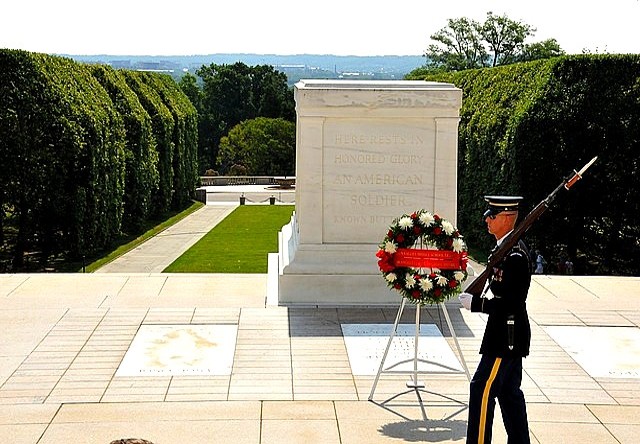 Washington Arlingtonský národní hřbitov hrob neznámého vojína co navštívit a vidět, průvodce