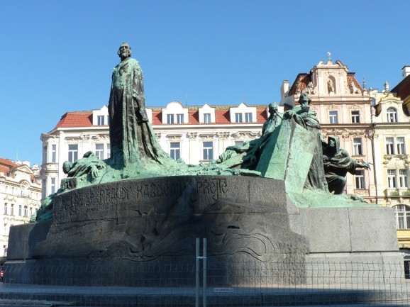 Praha Staroměstské náměstí Husův pomník co navštívit a vidět