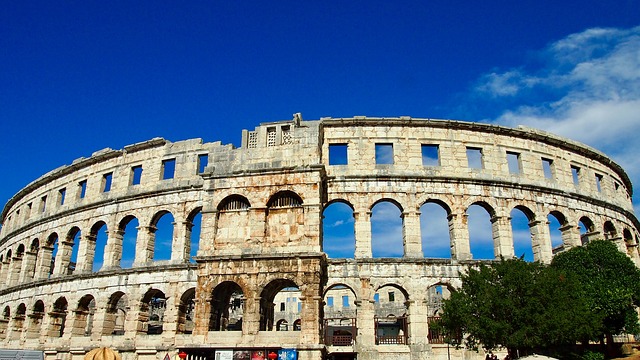 Pula Koloseum  co navštívit a vidět v Chorvatsku