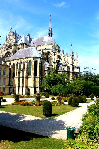 Remeš katedrála Notre Dame co navštívit a vidět v Remeši