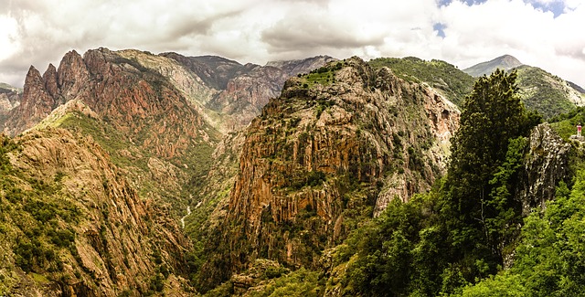 Korsika hory pěší turistika co navštívit a vidět, průvodce 