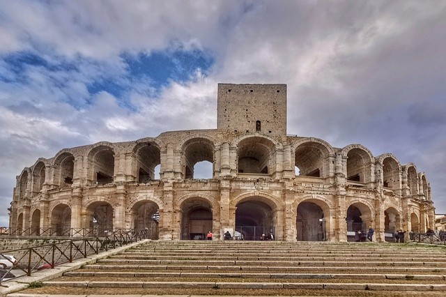Arles amfiteátr co navštívit a vidět v Provence