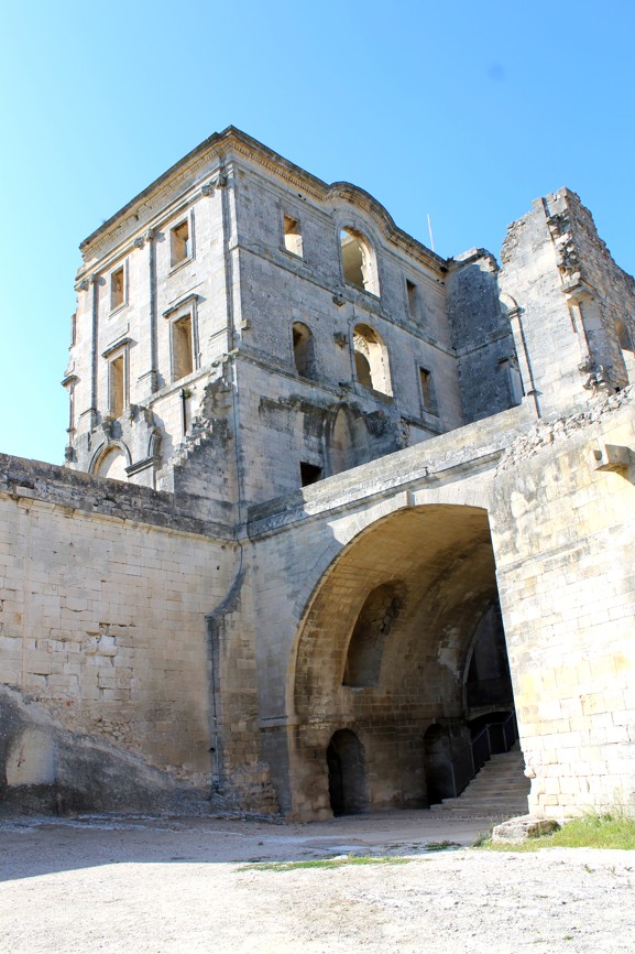 opatství Abbaye de Montmajour co navštívit a vidět v Provence
