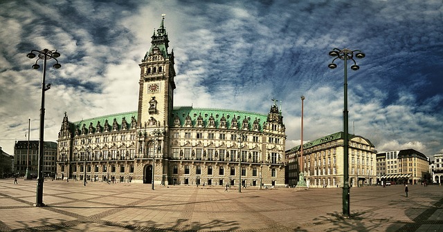 Co navštívit a vidět v Hamburku radnice Cesty po světě
