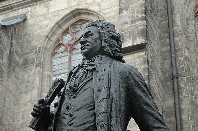 Lipsko co navštívit a vidět, Thomaskirche - socha J. S. Bacha