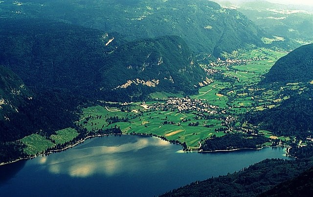 Slovinsko Julské Alpy Bohinjske jezero Co navštívit a vidět ve Slovinsku