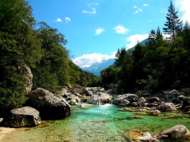 Slovinsko Julské Alpy rafting Soča Co navštívit a vidět ve Slovinsku